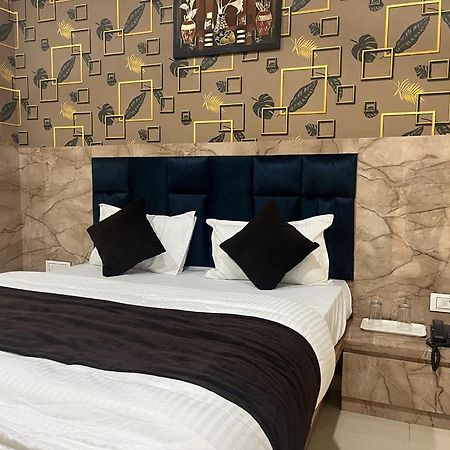 Hotel Sunrise Вадодара Экстерьер фото