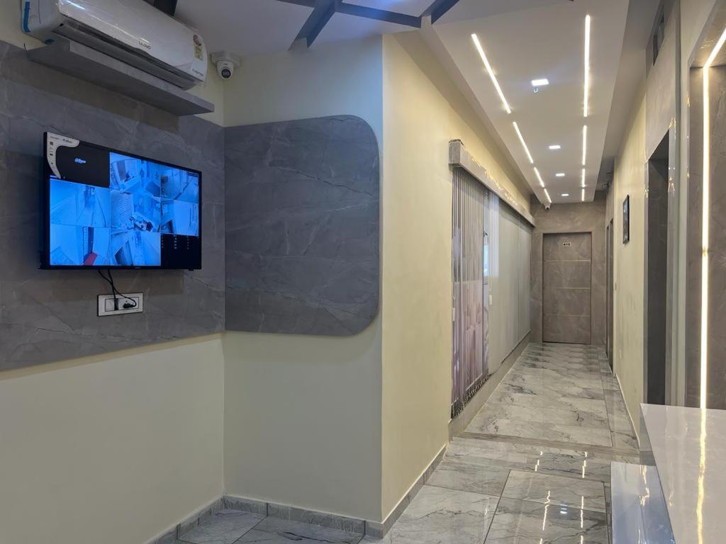 Hotel Sunrise Вадодара Экстерьер фото