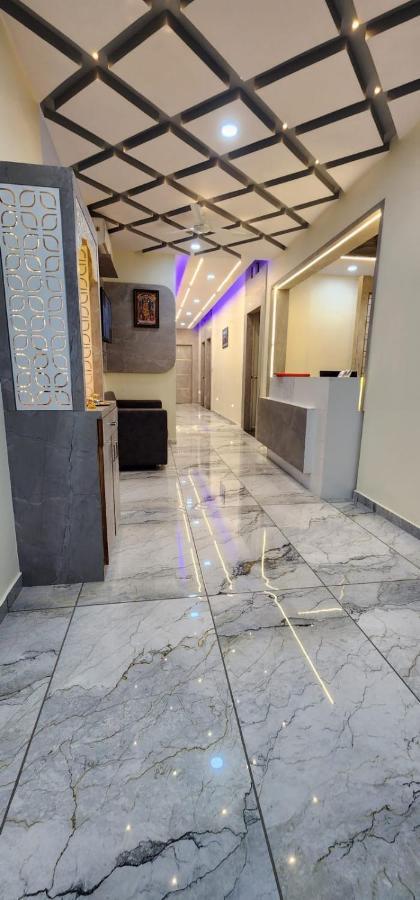 Hotel Sunrise Вадодара Экстерьер фото