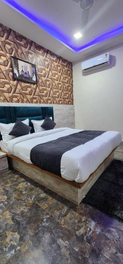 Hotel Sunrise Вадодара Экстерьер фото