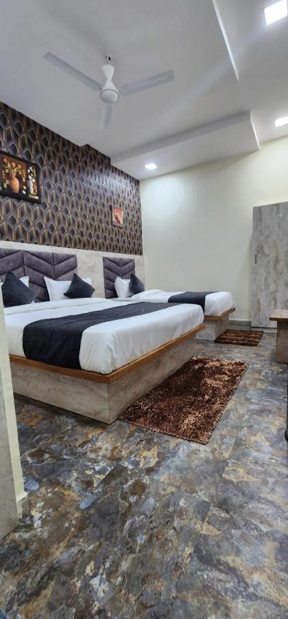 Hotel Sunrise Вадодара Экстерьер фото