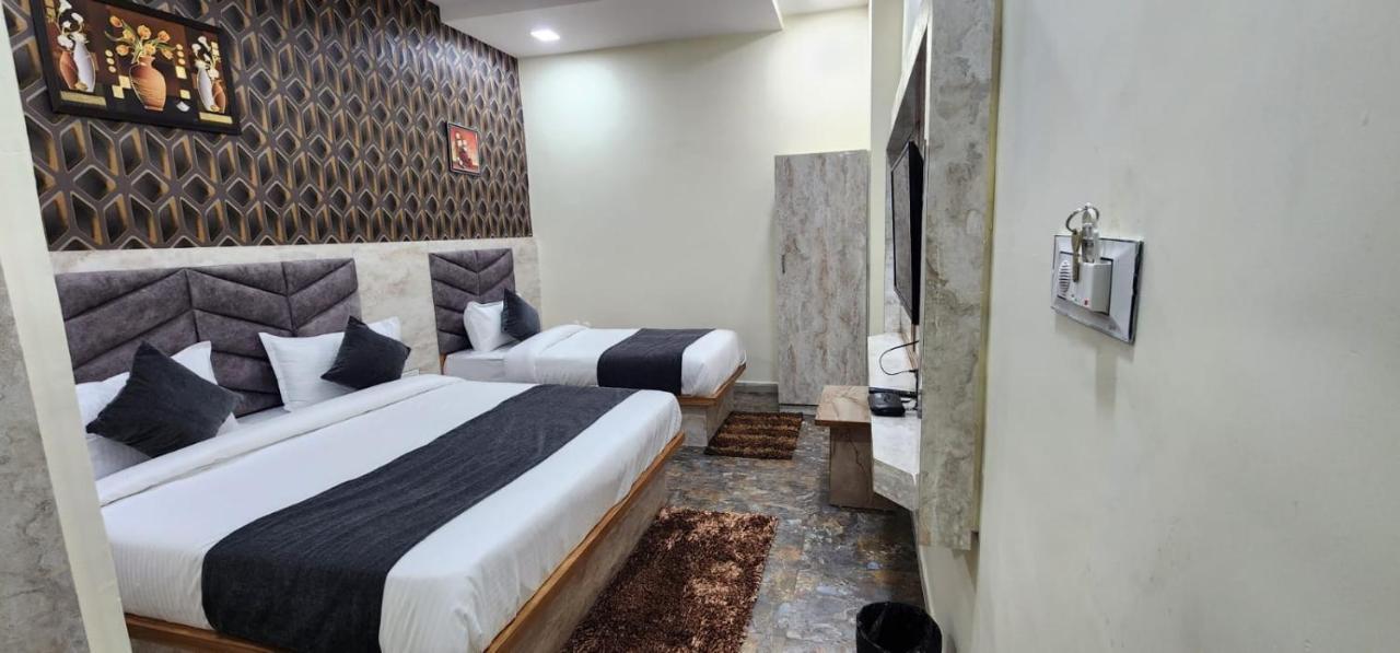 Hotel Sunrise Вадодара Экстерьер фото