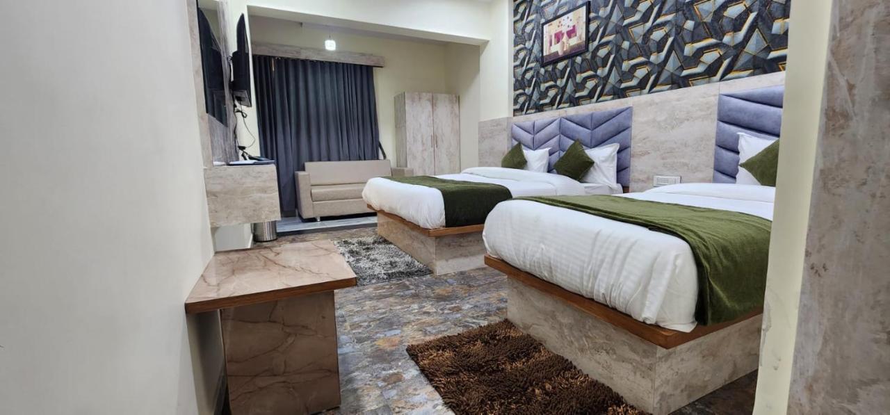 Hotel Sunrise Вадодара Экстерьер фото