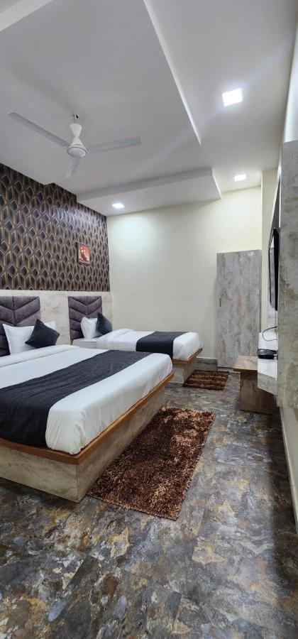 Hotel Sunrise Вадодара Экстерьер фото